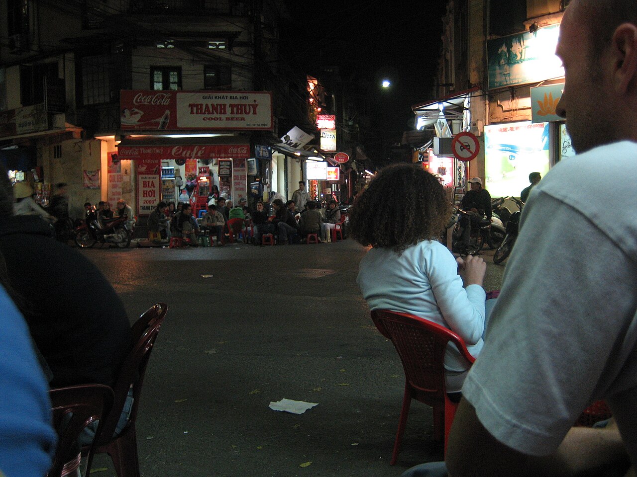 A bia hơi corner in Hanoi’s Old Quarter