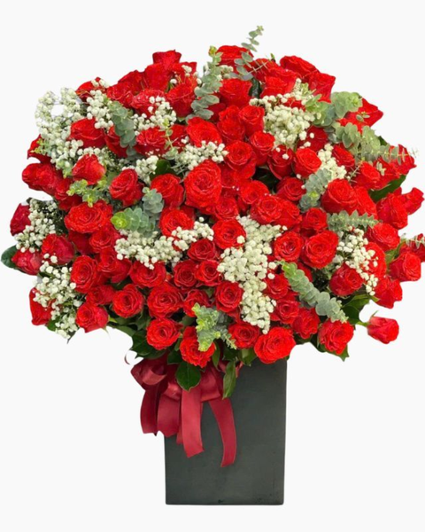 Hoa Màu Đỏ: Hộp Hoa Tháng Năm Rực Rỡ - HCH74