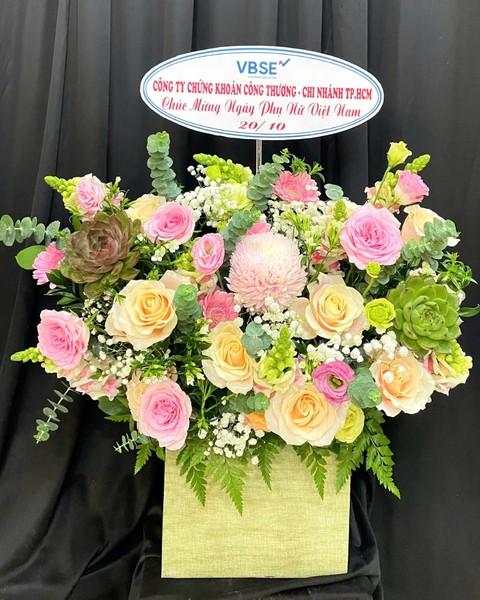 Hộp Hoa Tươi: Màu Yêu Thương - HCH130