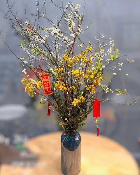 Hoa Cắm Bình: Bình Hoa Tuyết Mai Mix Thanh Liễu - HCB56 - Hoa Chưng Tết Nguyên Đán