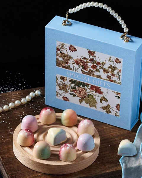 Hộp Chocolate: Hộp Chocolate Hoa Xanh Quai Xách Ngọc Trai - HCCL10 - Quà Tặng 14/2
