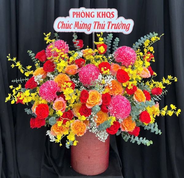 Hộp Hoa Tươi: Hoa Hộp Rực Rỡ Thành Công - HH226