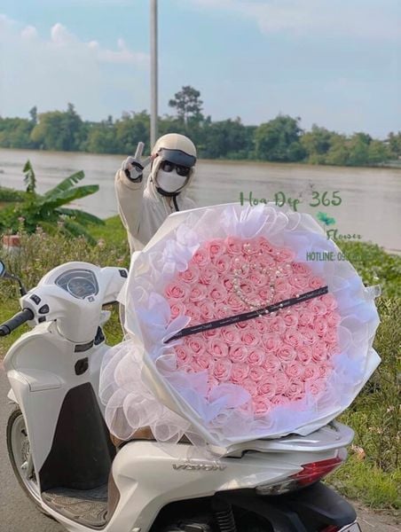 Bó Hoa Hồng Sáp Khủng Lồ
