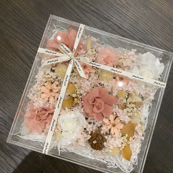 Hộp hoa 20/10 tặng vợ đa dạng trong cách thiết kế (Nguồn: Sưu tầm)