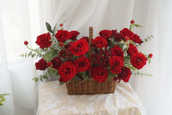 Hoa hồng 20/10 mang ý nghĩa thể hiện tình yêu mãnh liệt, lòng biết ơn sâu sắc (Nguồn: Sưu tầm)