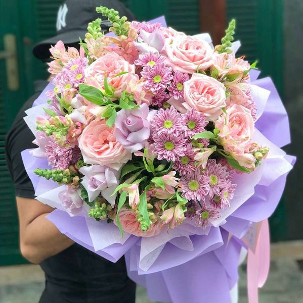 Bó hoa hồng 20/10 đẹp rực rỡ, chiếm trọn trái tim người yêu (Nguồn: Sưu tầm)