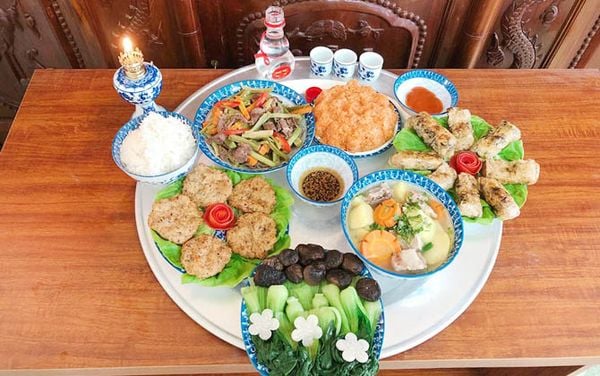 Nên sử dụng bát đĩa mới để cúng giỗ, tránh dùng chung với chén đũa thường ngày.