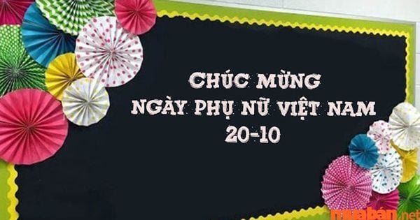 Bạn có thể trang trí bảng với giấy xếp hình quạt cũng rất đặc biệt.