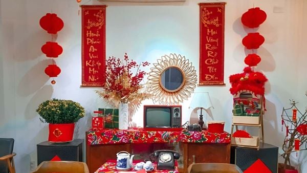 Câu đối đỏ là một trong những biểu tượng truyền thống với những câu danh ngôn, tục ngữ