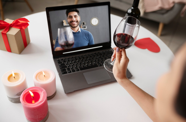Lời chúc Valentine cho cặp đôi yêu xa