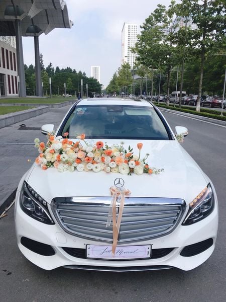 Ý tưởng kết từng cụm hoa nhỏ thành một dải hoa như thế này cũng không tồi chứ nhỉ?