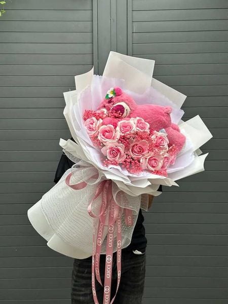 Bó hoa tươi kèm gấu bông ngọt ngào dành tặng crush vào 8/3