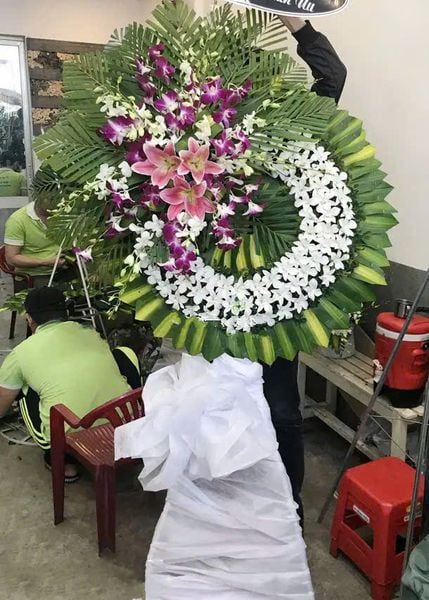 Hoa Lan: Vòng Hoa Chia Buồn Price Rẻ - HTL127