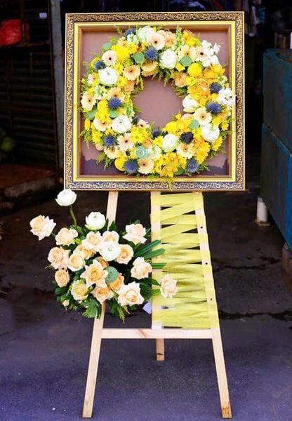 Price Tranh: Kệ Hoa Magnificient - GT12