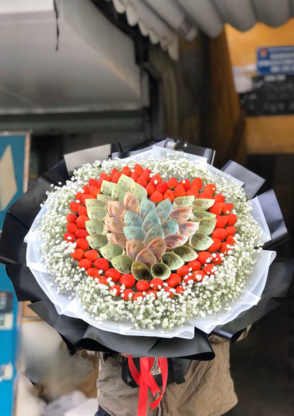 Bó Hoa Dâu Mix Tiền