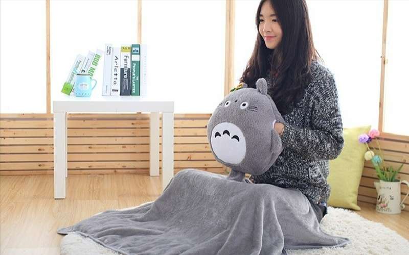 Bộ gối văn phòng sẽ là lựa chọn lý tưởng giúp đồng nghiệp nghỉ ngơi thoải mái hơn tại nơi làm việc