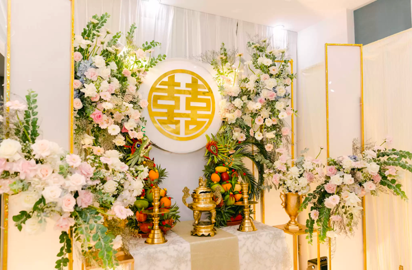 Mẫu cắm hoa bàn thờ ngày cưới đẹp, sang trọng