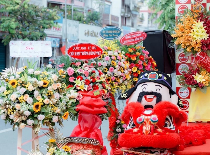 Theo quan niệm Á Đông, một ngày khai trương thuận lợi, hanh thông sẽ mang lại nhiều may mắn và giúp cho việc buôn bán, kinh doanh được phát đạt sau này