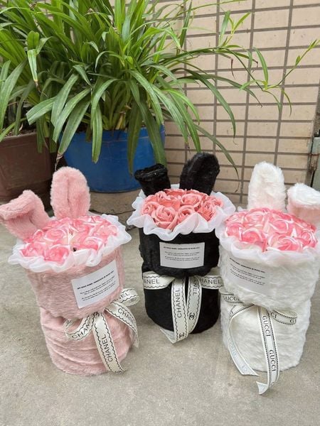 Bó Hoa 20/10 Độc Lạ, Trend 2025 Tại Shop Hoa Uy Tín TP.HCM - Flosa