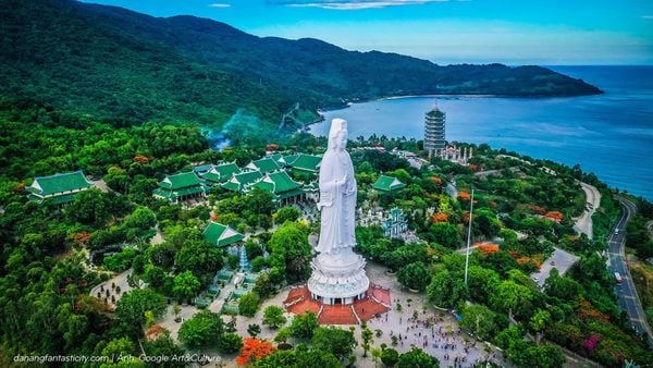 Chùa Linh Ứng tại Bãi Bụt, chốn bình yên giữa lòng thành phố đáng sống.