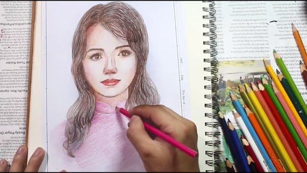 Vẽ chân dung cô giáo chủ nhiệm