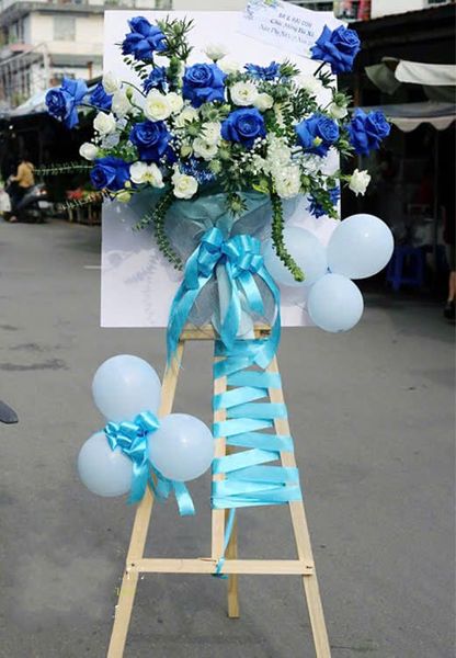 Giá Tranh: Kệ Hoa Tia Sáng Xanh - GT09