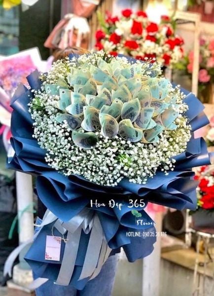Mẫu bó hoa tiền xanh 500k tặng người yêu ấn tượng