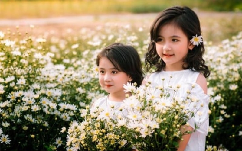 Đặt tên con theo loài hoa với mong muốn bé luôn dịu dàng, đằm thắm