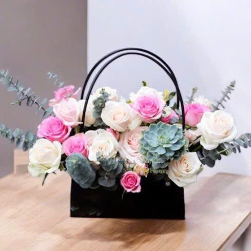 Hoa Màu Hồng: Giỏ Love Flowers Đầu - HG18