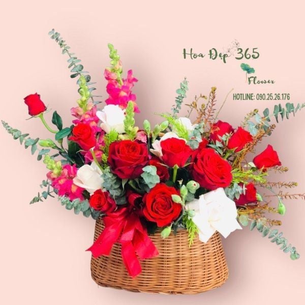 Giỏ hoa đẹp tinh tế phù hợp làm quà