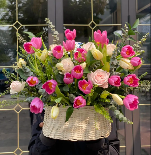 Lẵng hoa sinh nhật tulip