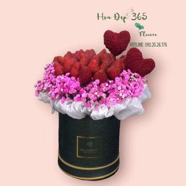 Hoa mix dâu với tạo hình độc đáo