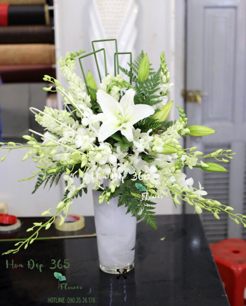Bình Hoa Đám Giỗ