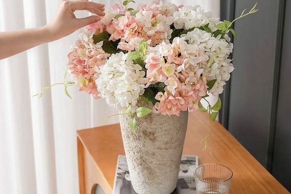 Cắm hoa cẩm tú cầu đẹp tại nhà.