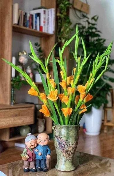 Phong cách cắm hoa lay ơn kiểu tinh giản nhưng lại rất thu hút và đẹp mắt
