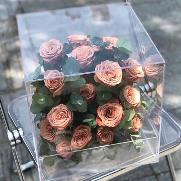 Thật khó lòng cưỡng lại được trước vẻ đẹp của hình ảnh hộp hoa này đúng không nào?