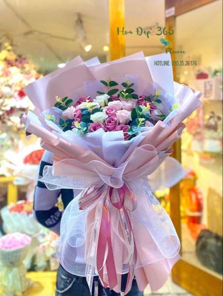 hoa tươi kèm theo lời chúc mùng 1 ý nghĩa