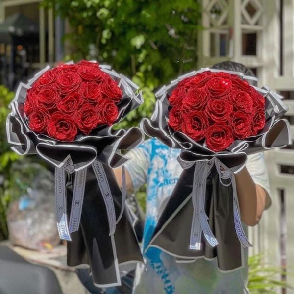 Hoa Sáp: Bó Hoa 15 Hoa Hồng Đỏ Sáp Kim Tuyến - HST30