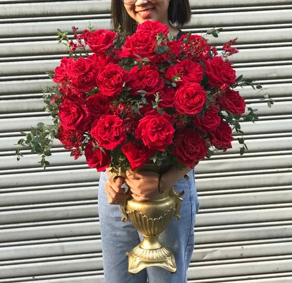 Cách cắm hoa 20/10 đẹp và ý nghĩa với hoa hồng