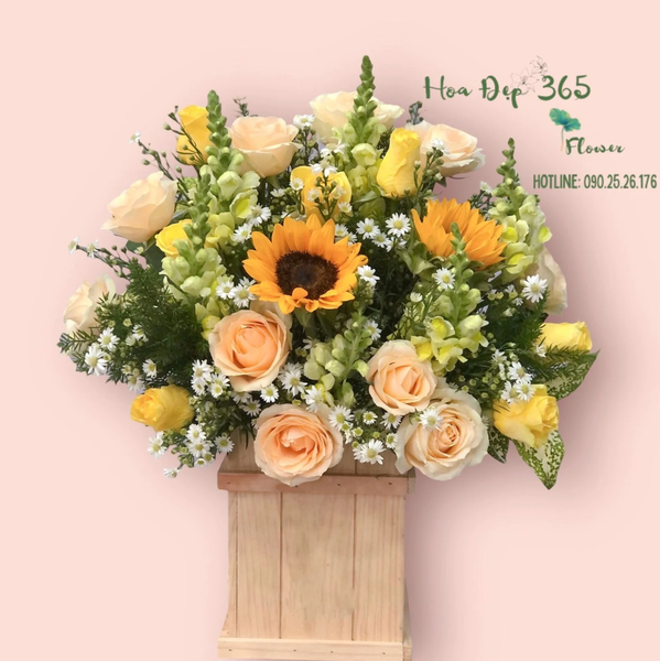 Hộp hoa hồng mix hoa hướng dương xinh đẹp tặng bạn gái
