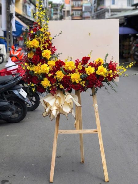 Giá Tranh: Kệ Hoa Khai Trương Chói Chang - GT44