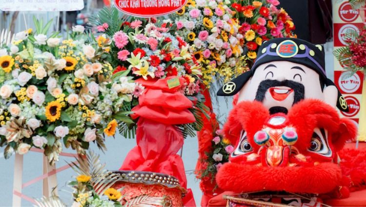 Bí Quyết Chọn Người Hợp Tuổi Mở Hàng Khai Trương 2026 Hồng Phát