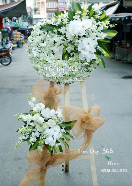 Vòng Hoa Viếng