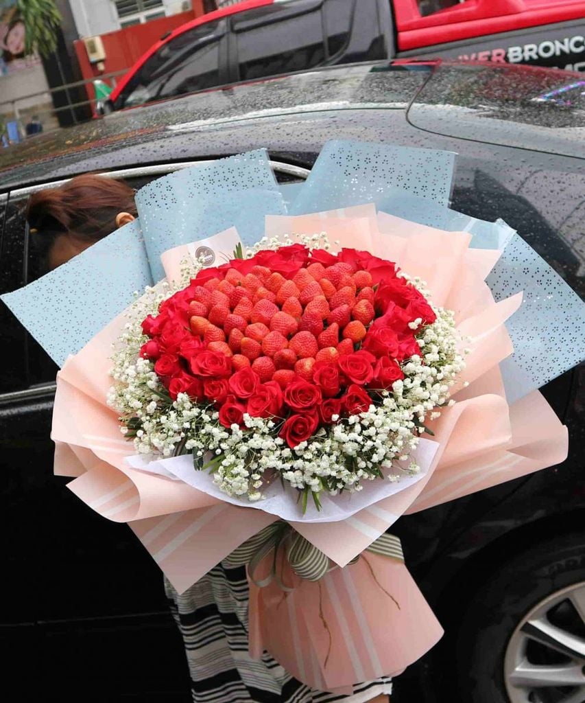 Bó Hoa Dâu Tây Độc Lạ, Đẹp Mê Hồn, Xu Hướng Mới Lạ