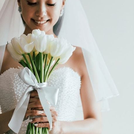 hoa cưới tulip thường được cô dâu châu Á yêu thích