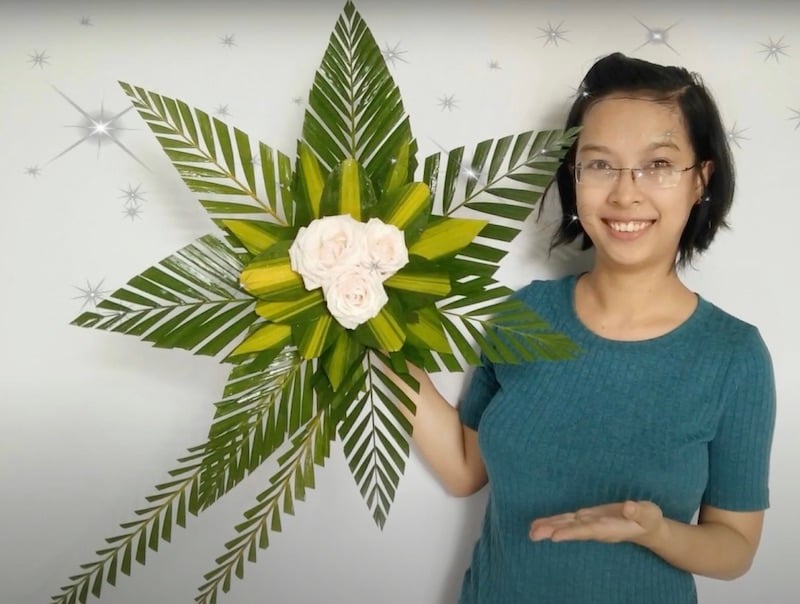 Mẫu cắm hoa 3 ngôi chưng bàn thờ chúa đẹp