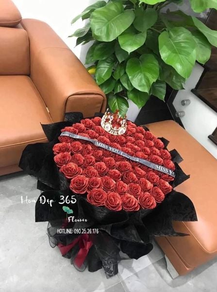 Bó hoa khổng lồ với tên gọi Love Circle được thiết kế tỉ mỉ, đầy tinh tế