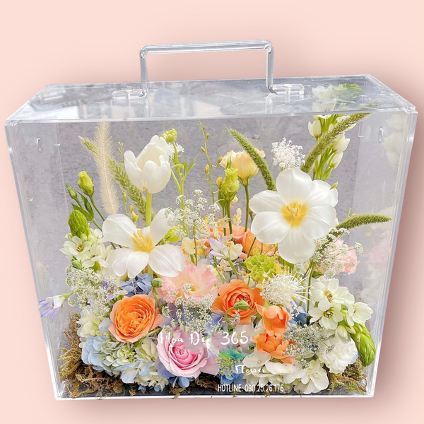 Mẫu hộp hoa tươi mix nhiều loại hoa cực xinh