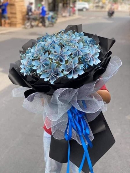 Bó hoa tiền 20k (50 tờ) chắc hẳn sẽ là món quà thiết thực và ý nghĩa dành tặng vợ nhân dịp 20/10.