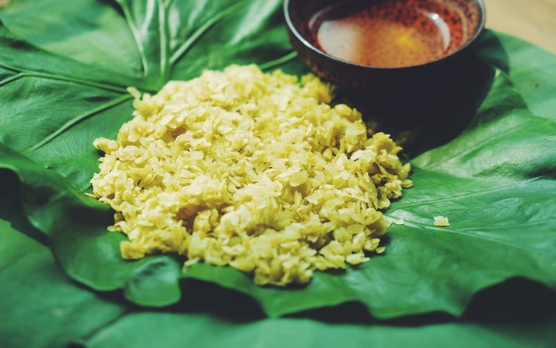 Lá sen dùng để gói xôi cốm